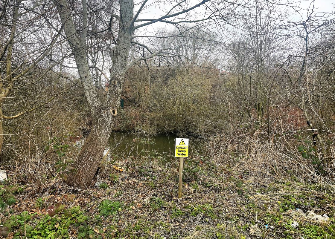 Pond/Land off, Gipsy Lane, Swindon, SN2 8DH