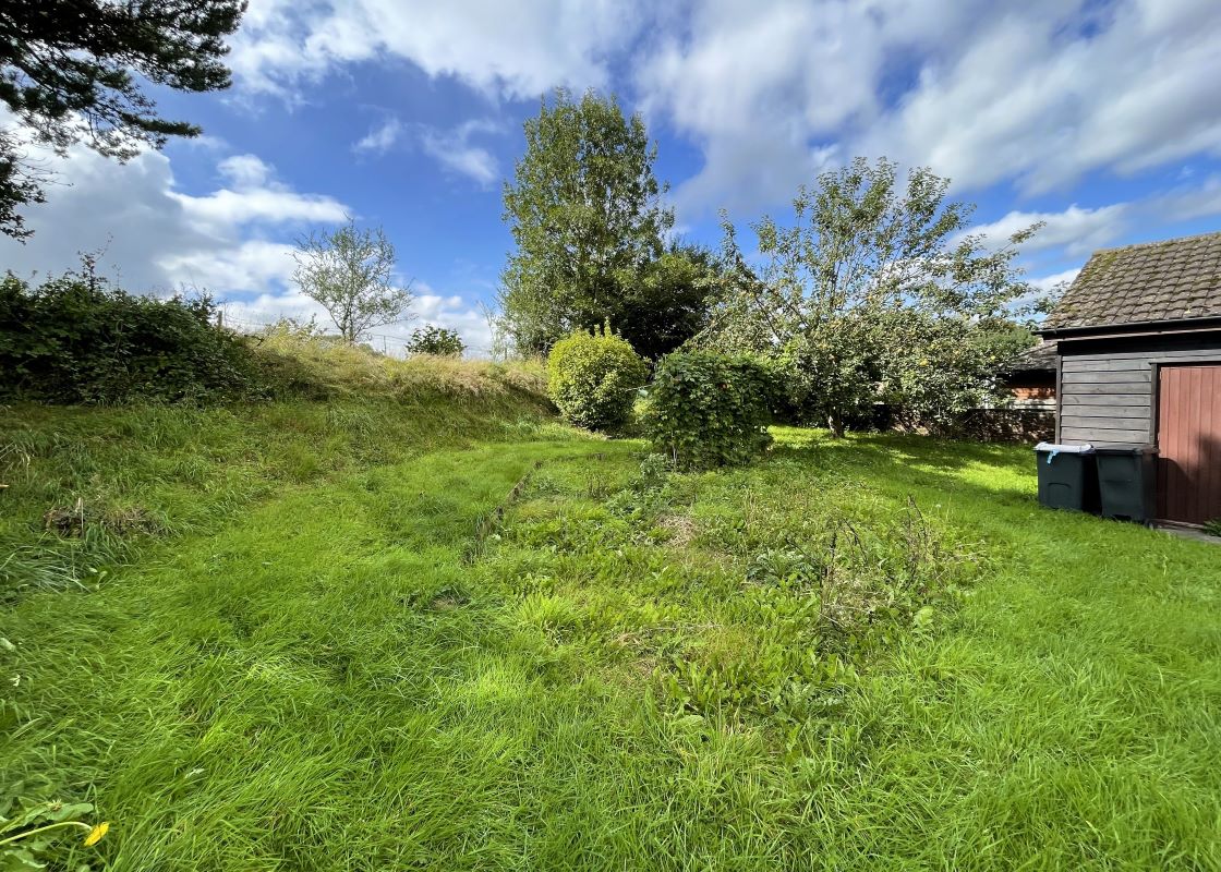 9, The Green, Devizes, Great Cheverell, SN10 5XN