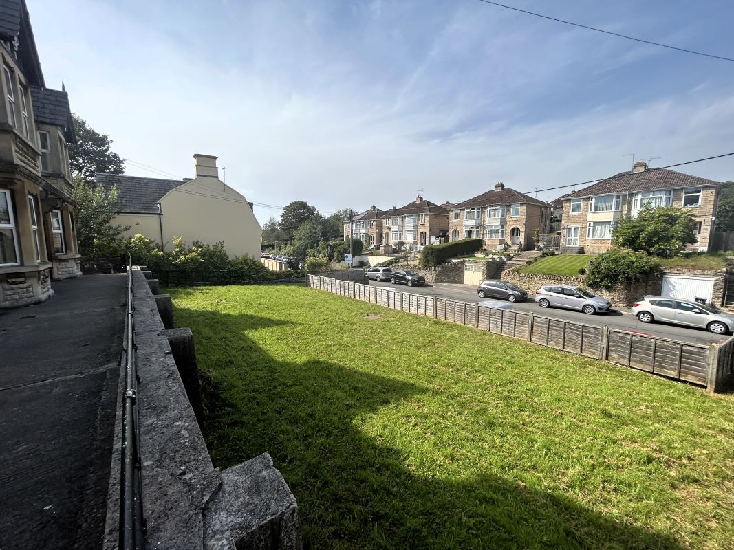 2B, Stokes Road, Corsham, SN13 9AA