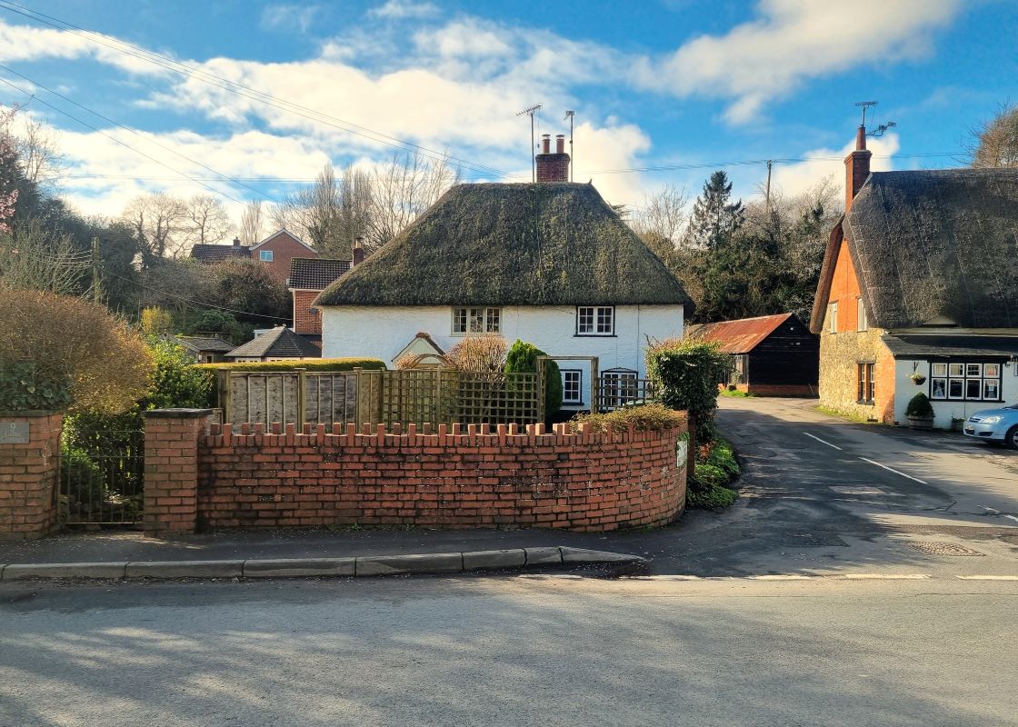 1, Oak Lane, Devizes, Easterton, SN10 4PD