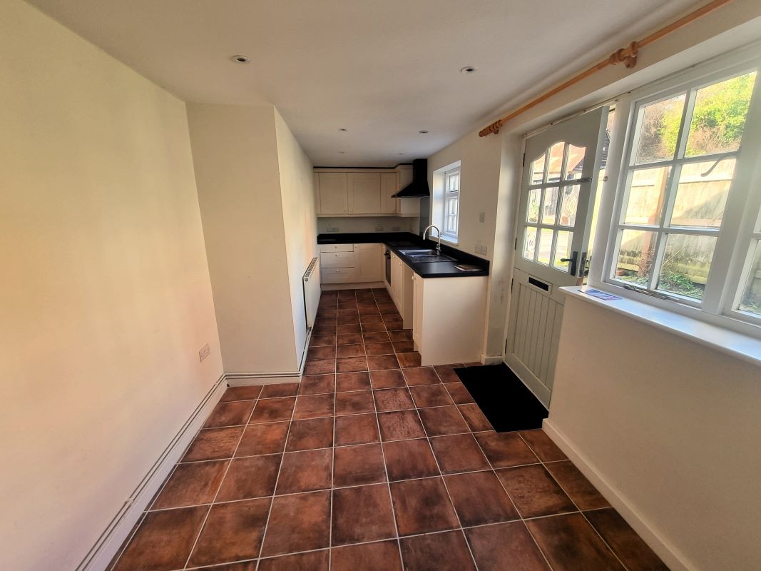 1, Oak Lane, Devizes, Easterton, SN10 4PD