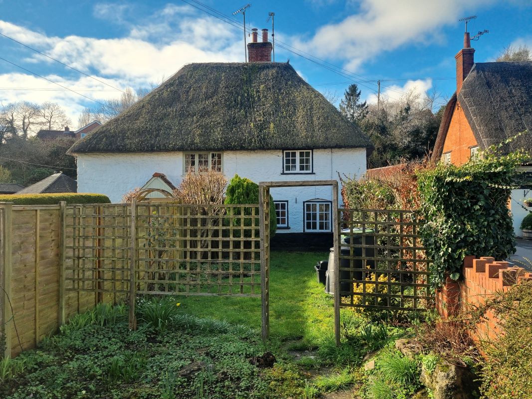 1, Oak Lane, Devizes, Easterton, SN10 4PD