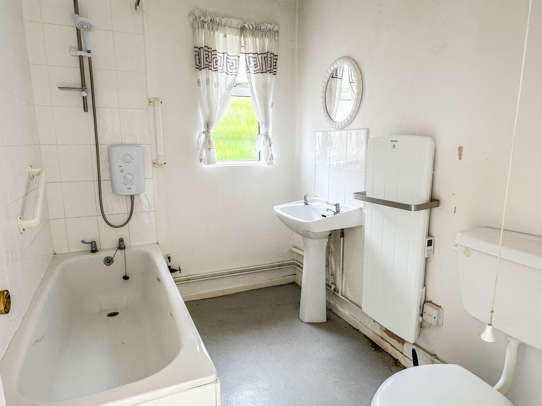 9, Tuners Lane, Malmesbury, Crudwell, SN16 9EN