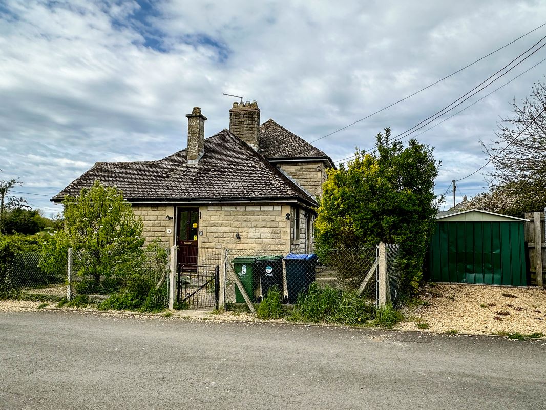 9, Tuners Lane, Malmesbury, Crudwell, SN16 9EN