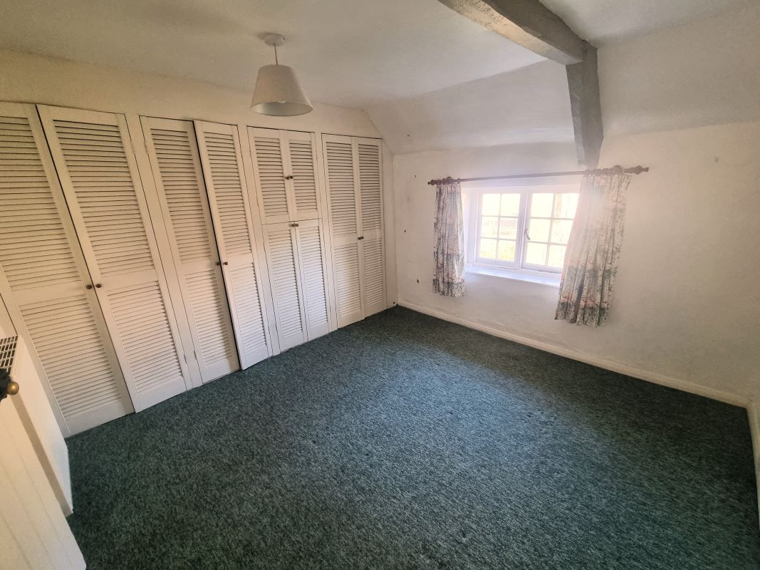 1, Oak Lane, Devizes, Easterton, SN10 4PD