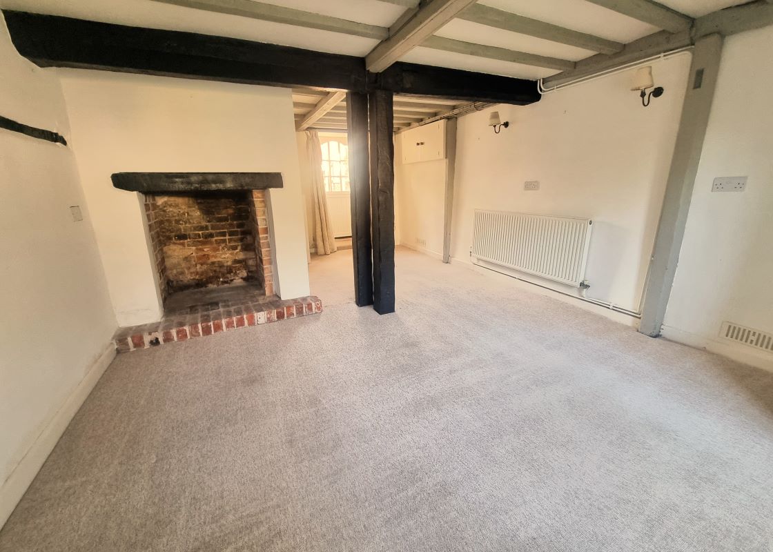 1, Oak Lane, Devizes, Easterton, SN10 4PD