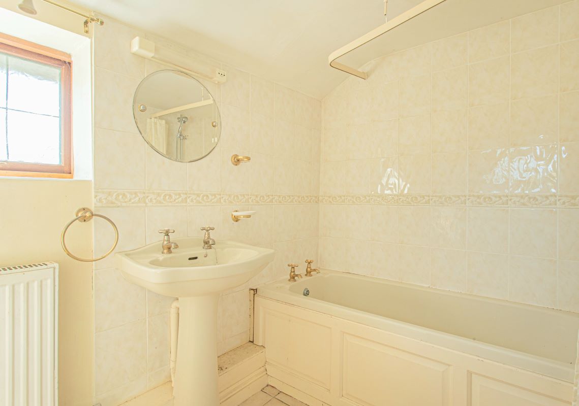 1, Cuttle Lane, Chippenham, Biddestone, SN14 7DF