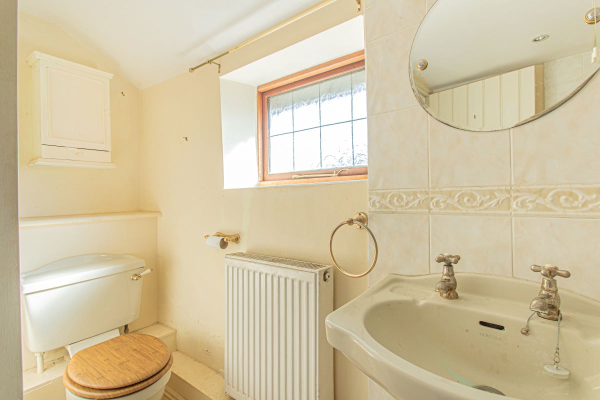 1, Cuttle Lane, Chippenham, Biddestone, SN14 7DF