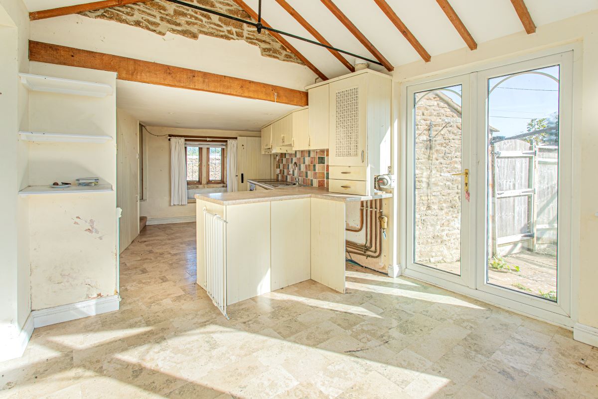 1, Cuttle Lane, Chippenham, Biddestone, SN14 7DF