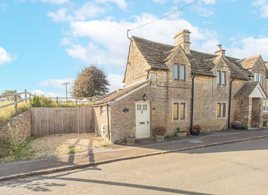1, Cuttle Lane, Chippenham, Biddestone, SN14 7DF