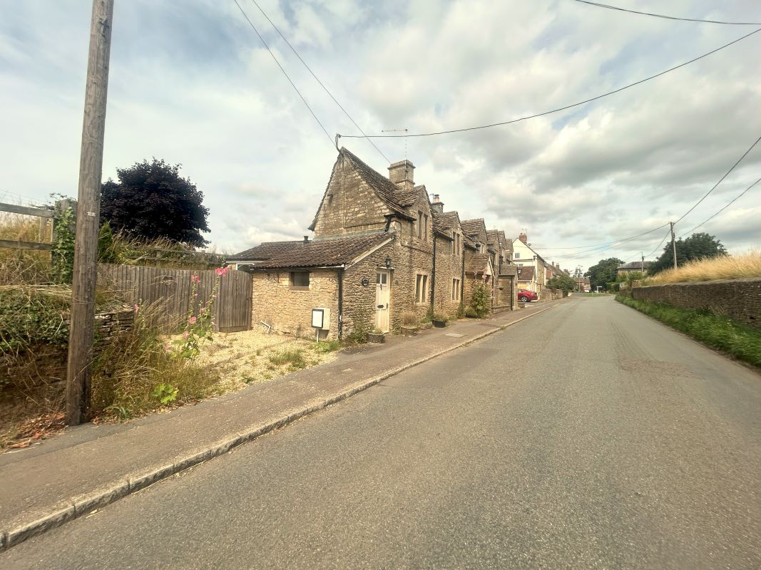 1, Cuttle Lane, Chippenham, Biddestone, SN14 7DF