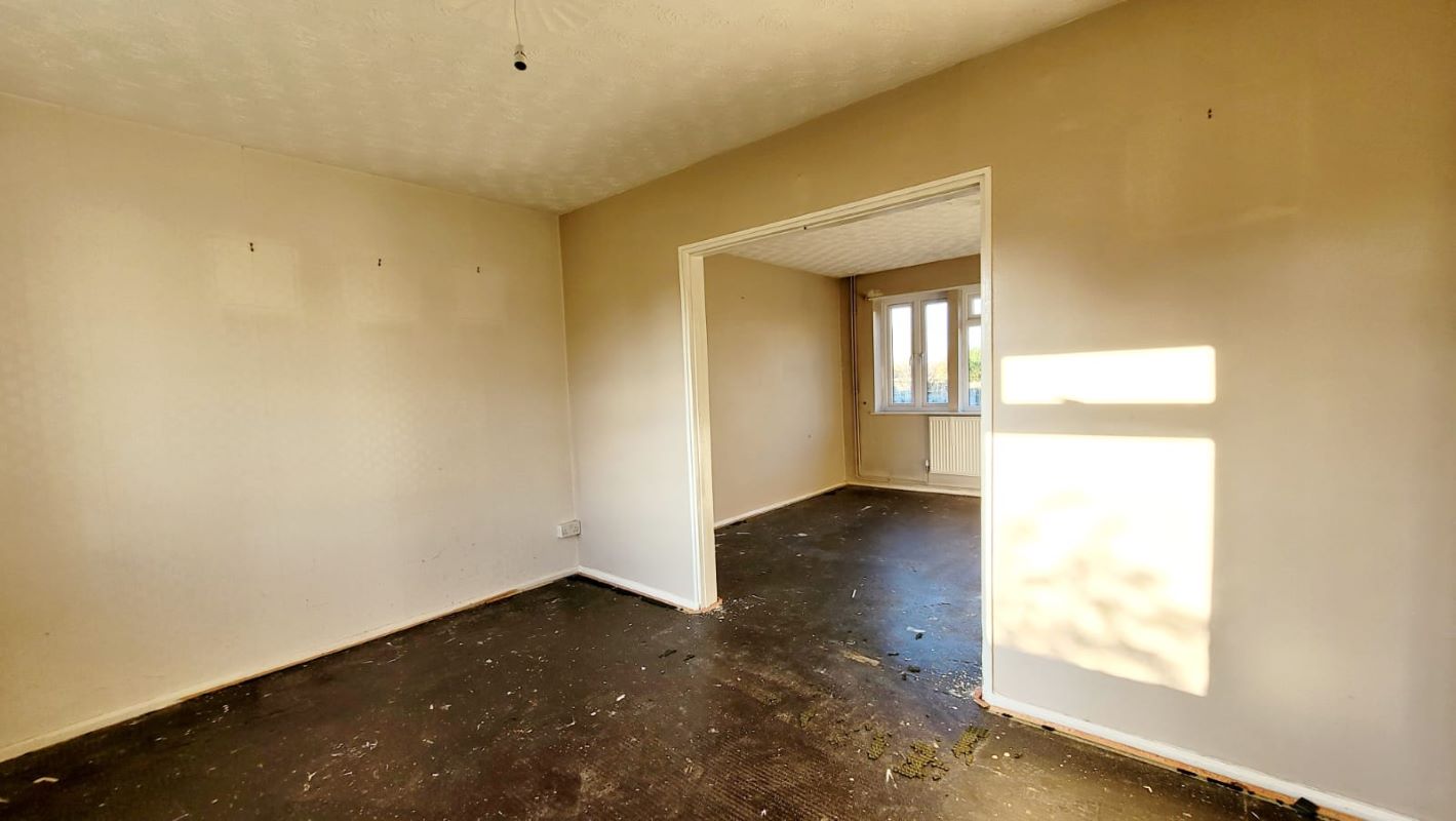 34, Martins Croft, Chippenham, Colerne, SN14 8DT