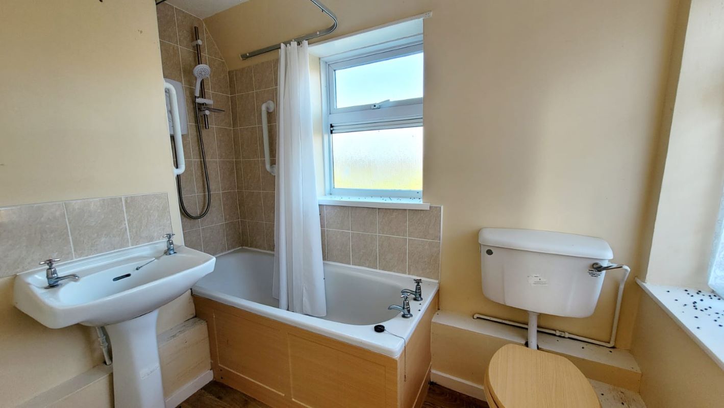 34, Martins Croft, Chippenham, Colerne, SN14 8DT