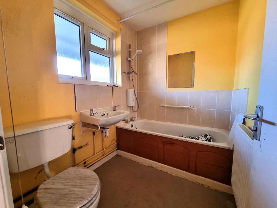 4, Tile Court, Calne, Derry Hill, SN11 9NW