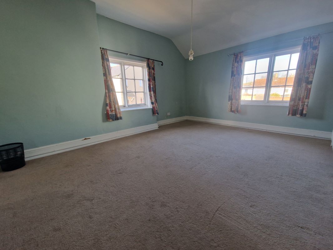 14, The Square, Marlborough, Aldbourne, SN8 2DU