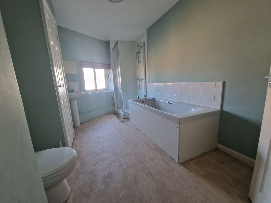 14, The Square, Marlborough, Aldbourne, SN8 2DU