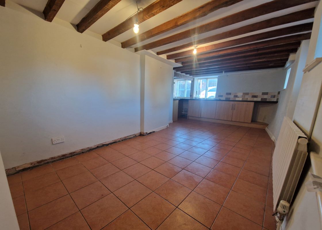 14, The Square, Marlborough, Aldbourne, SN8 2DU