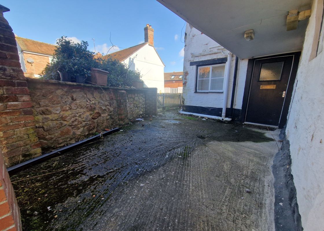 14, The Square, Marlborough, Aldbourne, SN8 2DU