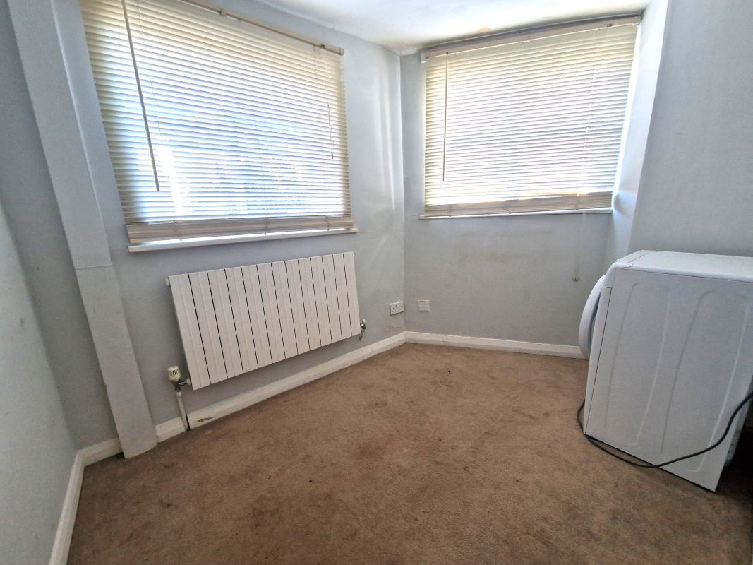 14, The Square, Marlborough, Aldbourne, SN8 2DU