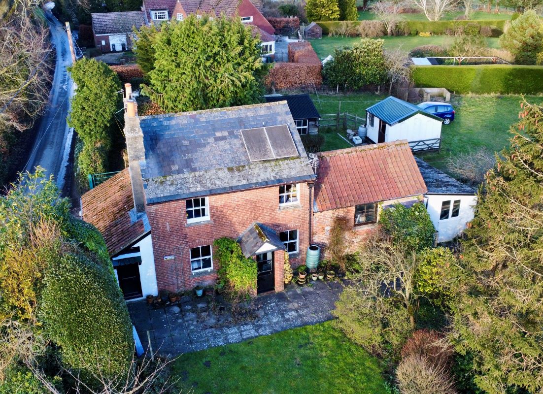 Kings Road, Devizes, Market Lavington, SN10 4PZ