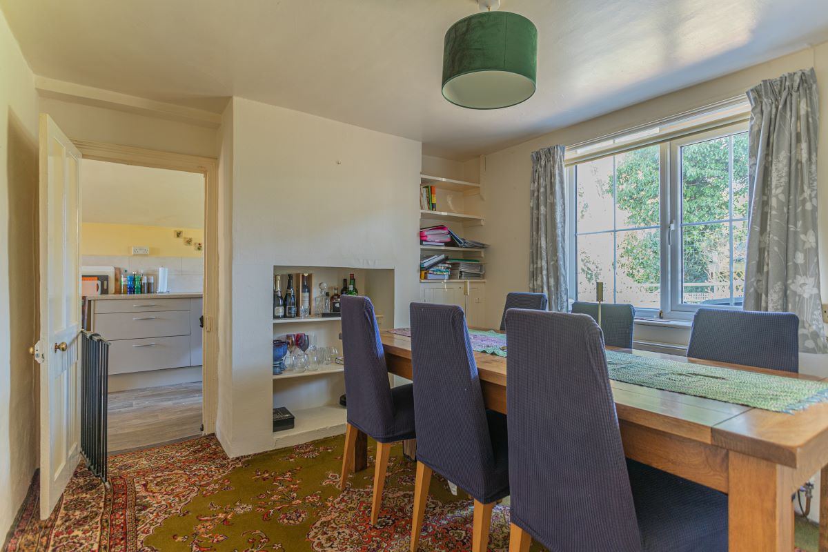 Kings Road, Devizes, Market Lavington, SN10 4PZ