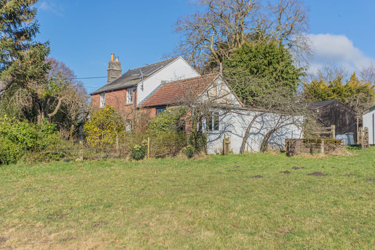 Kings Road, Devizes, Market Lavington, SN10 4PZ