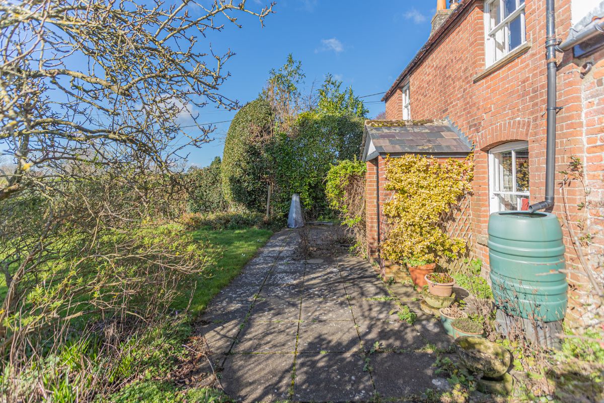 Kings Road, Devizes, Market Lavington, SN10 4PZ