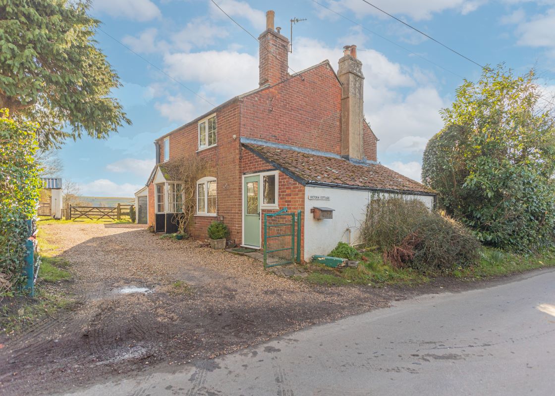 Kings Road, Devizes, Market Lavington, SN10 4PZ