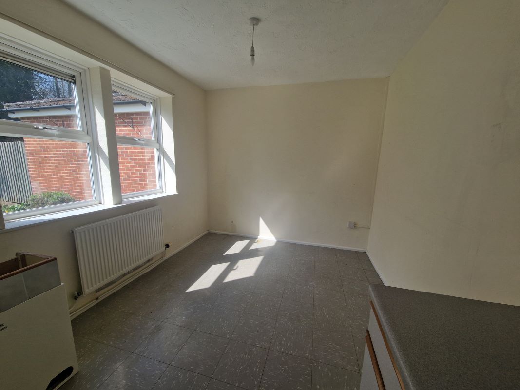 64, Whitegates, Chippenham, Castle Combe, SN14 7JW