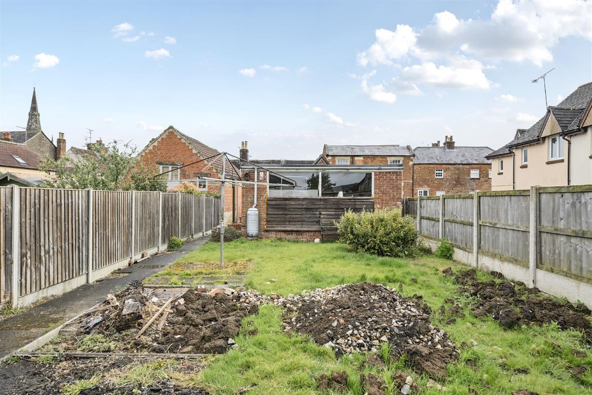 5, The Causeway, Chippenham, SN15 3BT