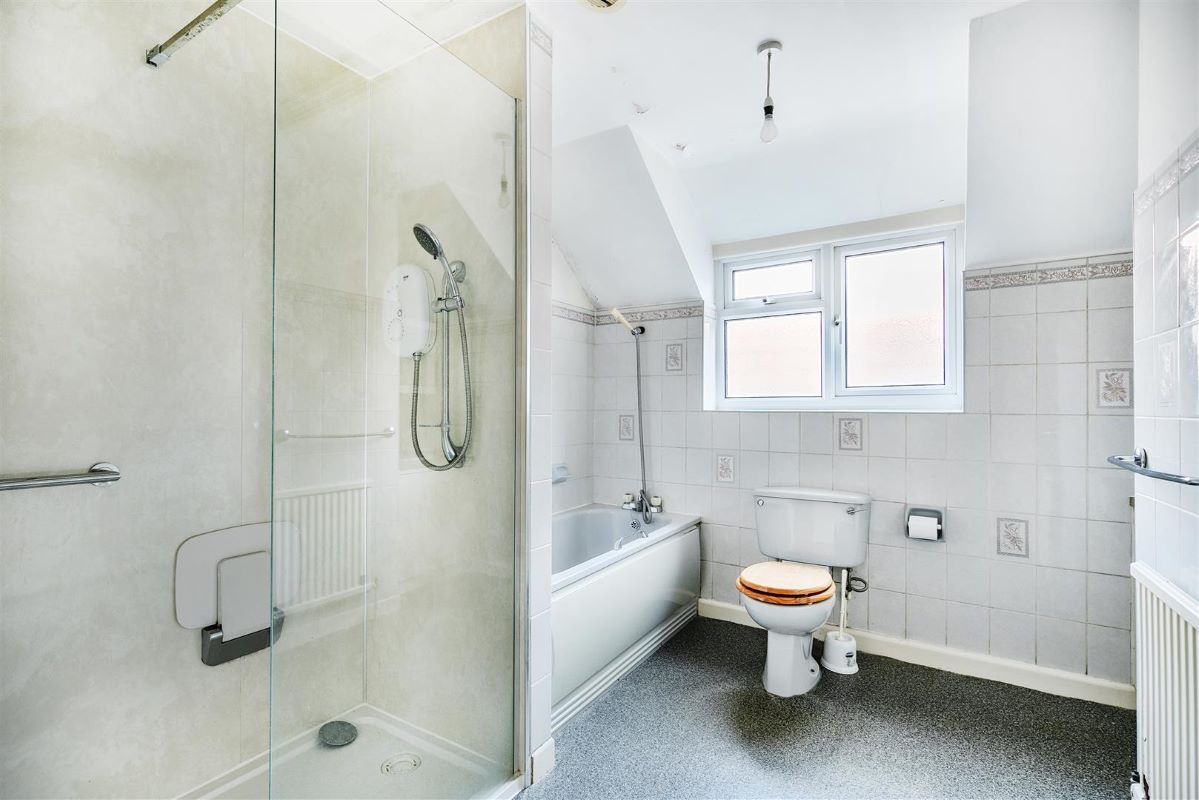 5, The Causeway, Chippenham, SN15 3BT