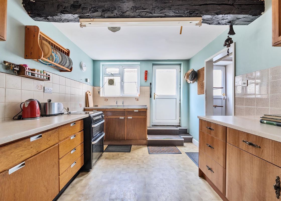 5, The Causeway, Chippenham, SN15 3BT