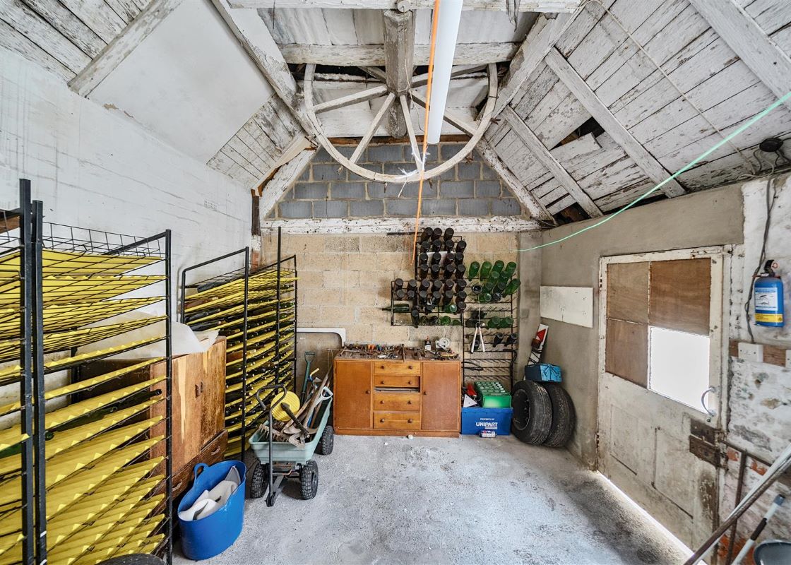 5, The Causeway, Chippenham, SN15 3BT