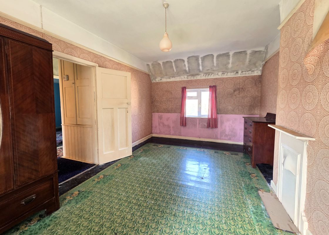 175, London Road, Chippenham, SN15 3AW