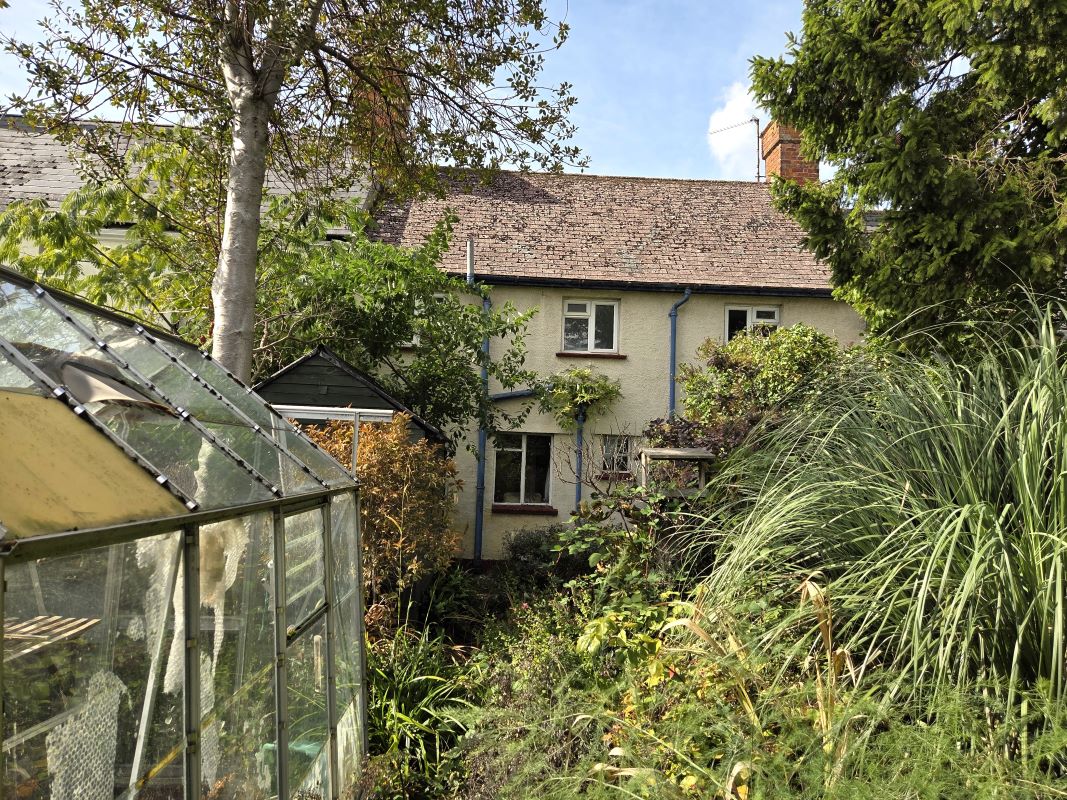 175, London Road, Chippenham, SN15 3AW