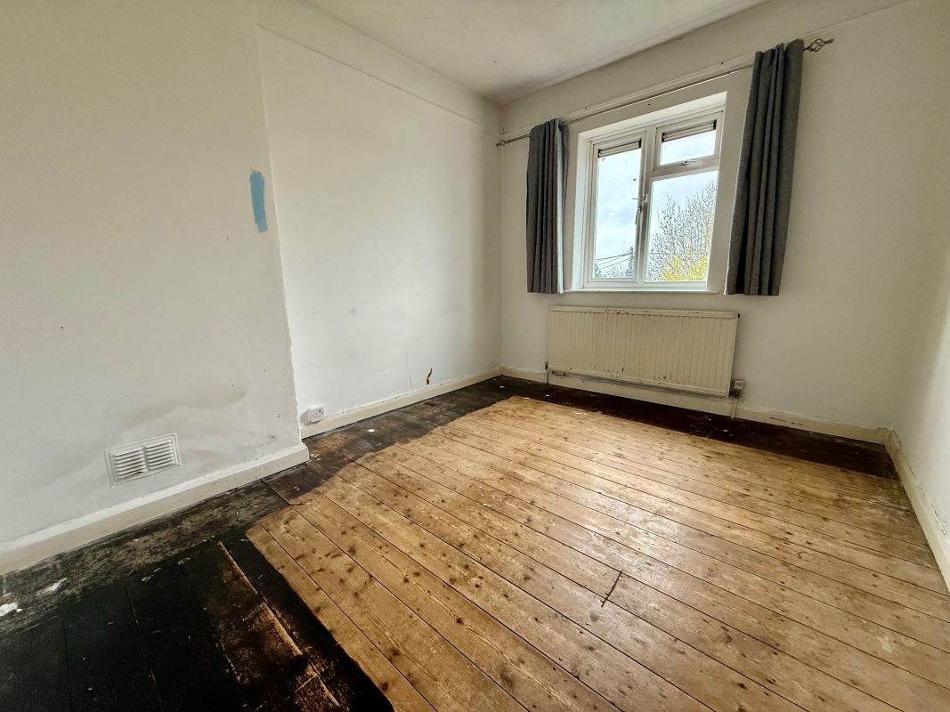 161, London Road, Chippenham, SN15 3AW