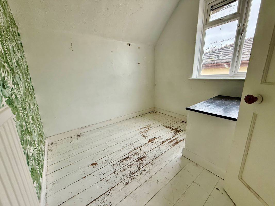 161, London Road, Chippenham, SN15 3AW