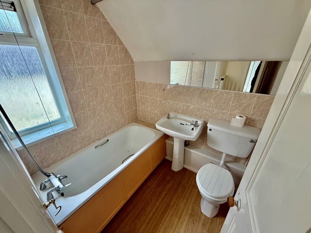 161, London Road, Chippenham, SN15 3AW