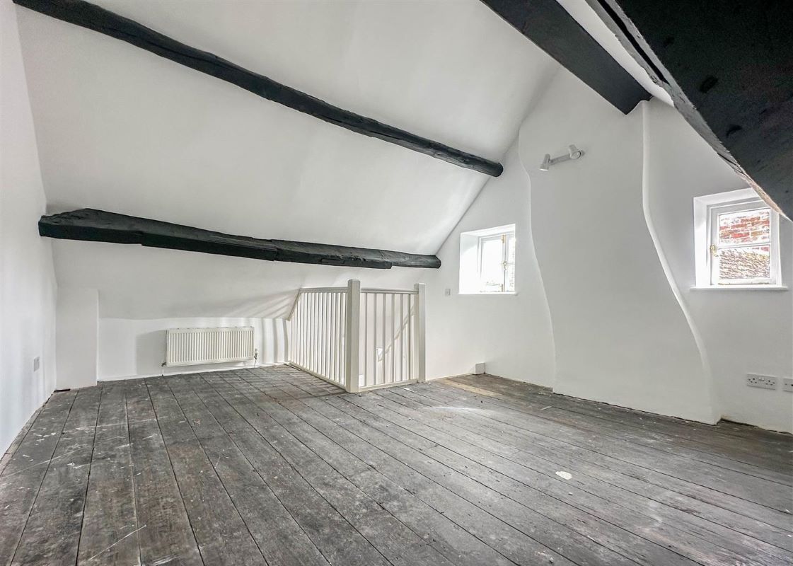 1, St. Johns Bridge, Malmesbury, SN16 9BL