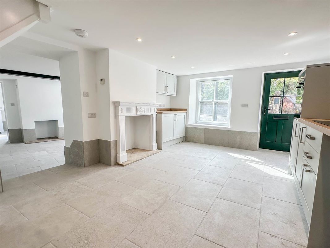 1, St. Johns Bridge, Malmesbury, SN16 9BL