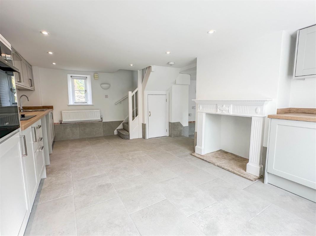 1, St. Johns Bridge, Malmesbury, SN16 9BL