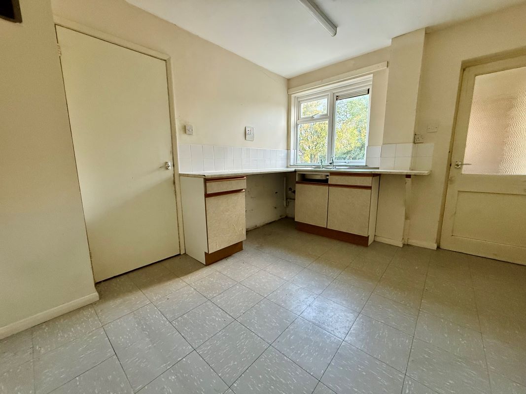 25, Whitegates, Chippenham, Castle Combe, SN14 7HQ