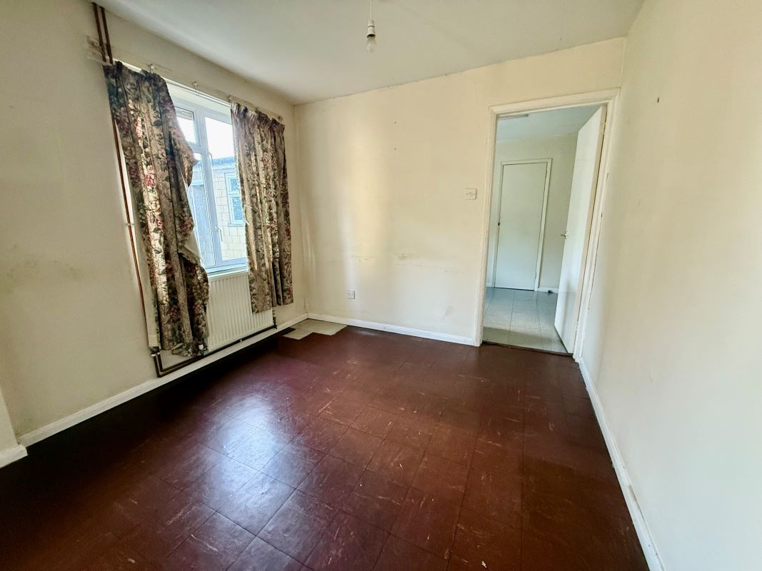 25, Whitegates, Chippenham, Castle Combe, SN14 7HQ