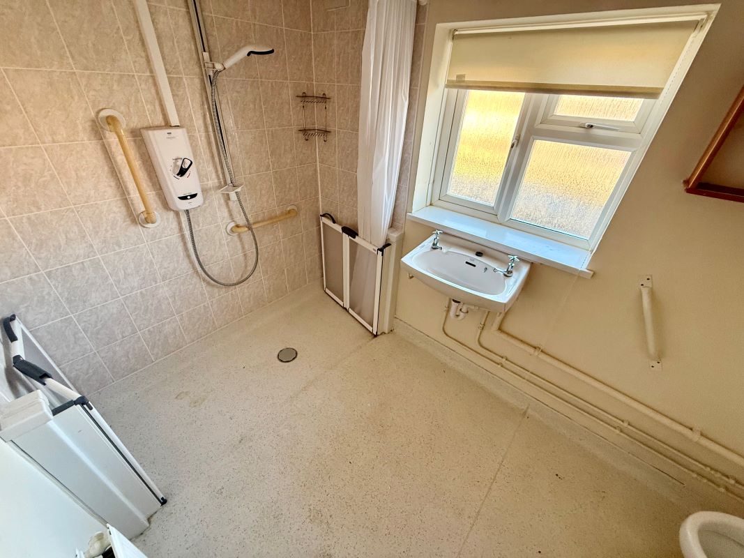 19, Broomfield, Chippenham, SN15 1DZ