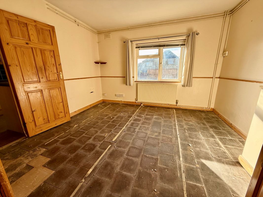 19, Broomfield, Chippenham, SN15 1DZ