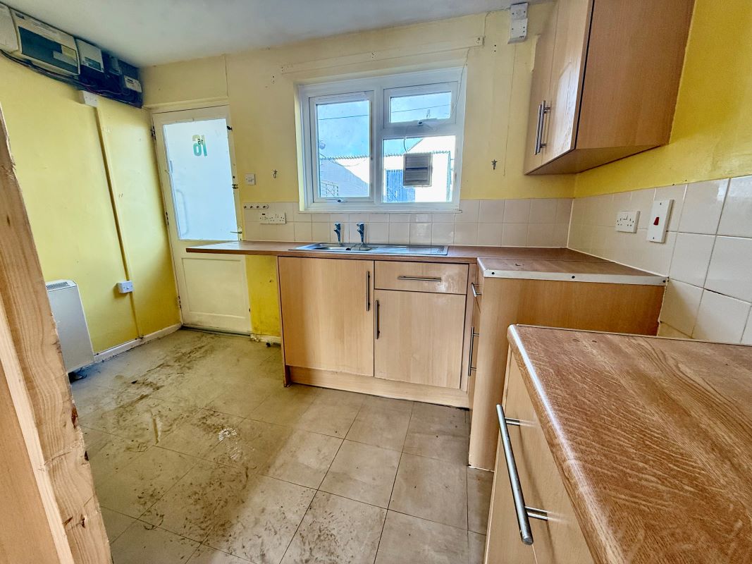 16, Bendy Bow, Malmesbury, Oaksey, SN16 9TN