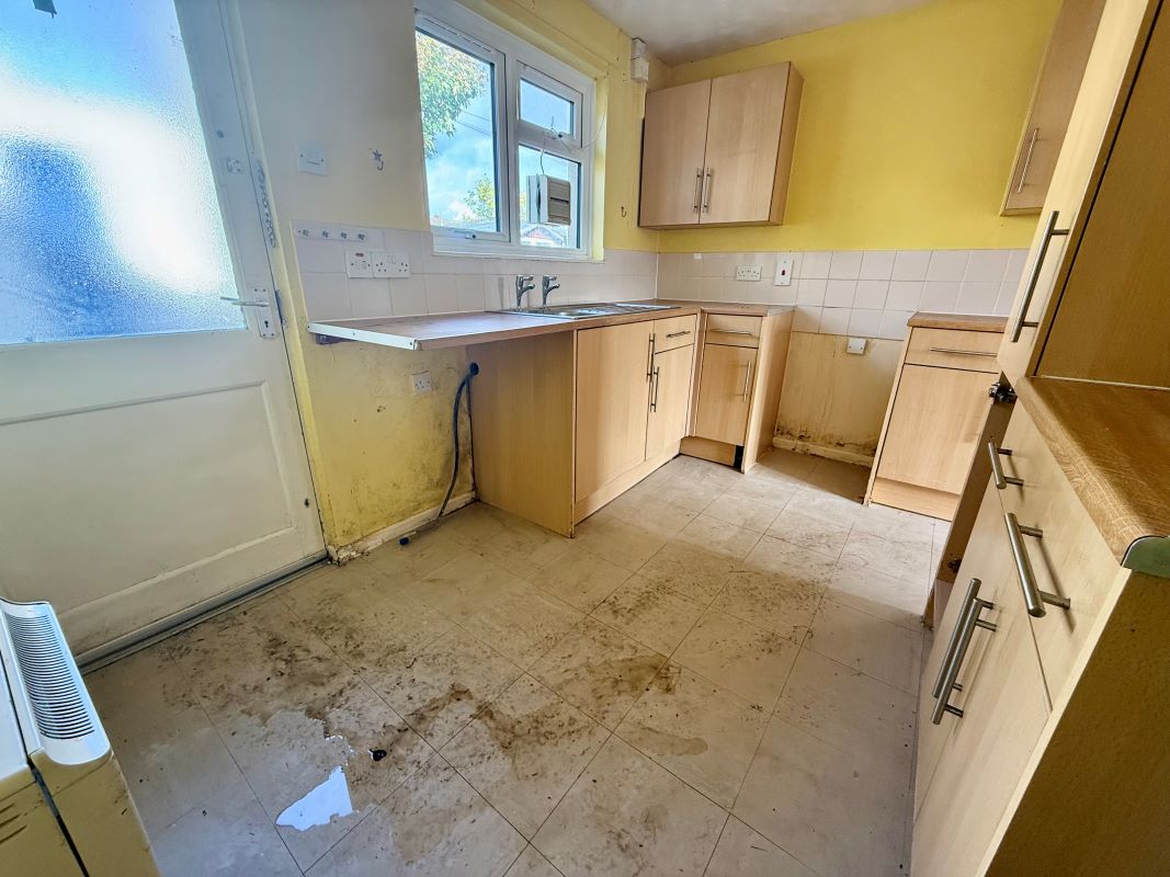 16, Bendy Bow, Malmesbury, Oaksey, SN16 9TN