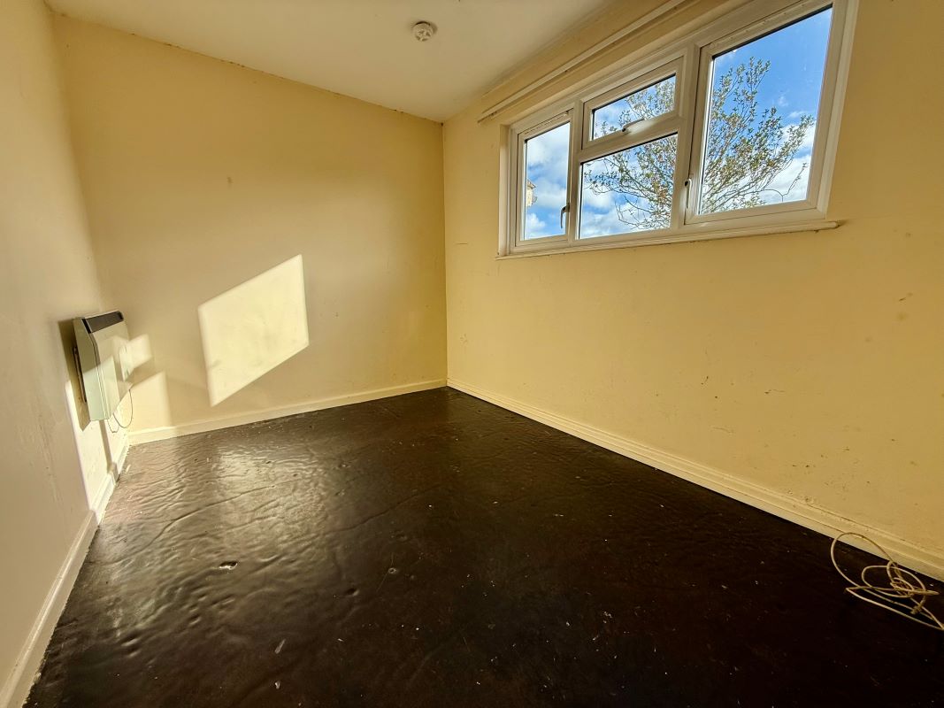 16, Bendy Bow, Malmesbury, Oaksey, SN16 9TN