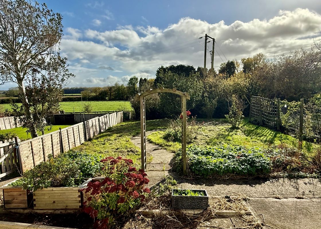 16, Bendy Bow, Malmesbury, Oaksey, SN16 9TN