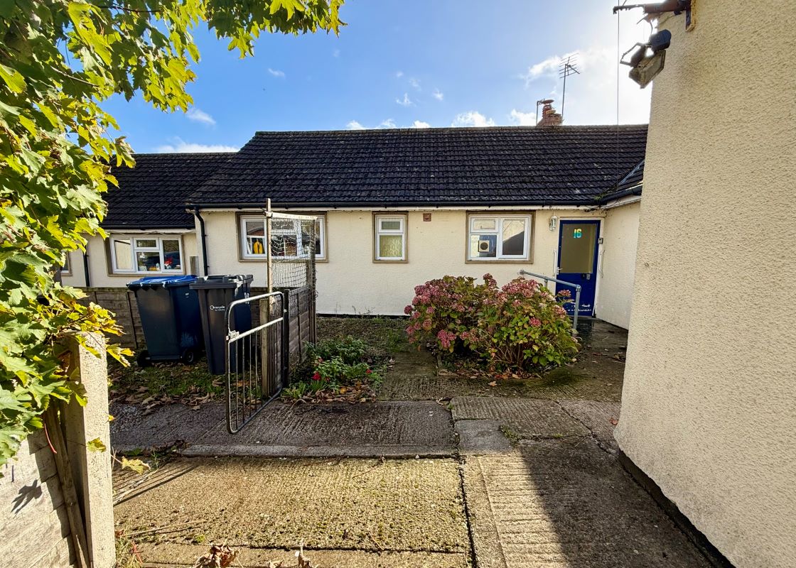 16, Bendy Bow, Malmesbury, Oaksey, SN16 9TN